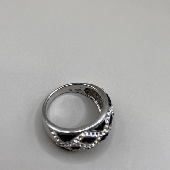 Sterling Silver Black and Clear Stone Ring - Picture 5 of 8